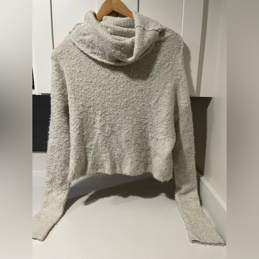 Free People Women’s Cozy Cream‎ Cowl Neck Sweater Size Medium